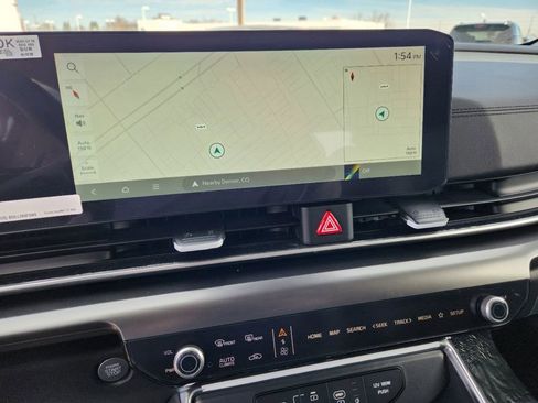 Certified 2025 Kia Carnival SX image 21