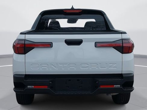 Used 2025 Hyundai Santa Cruz SE image 6