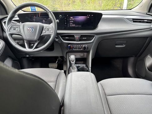 Used 2024 Buick Encore GX Preferred w/ Comfort Package FWD image 17