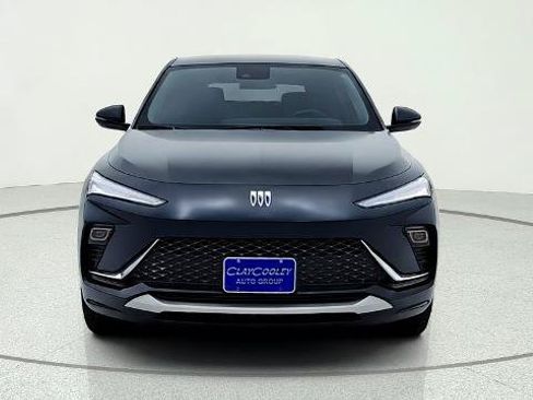 Used 2025 Buick Envista Avenir FWD image 2