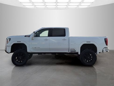 Used 2024 GMC Sierra 2500 AT4 image 7