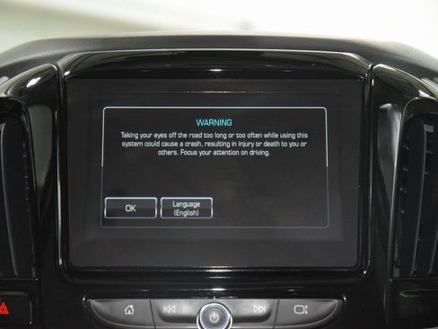 Used 2018 Chevrolet Traverse LT image 31