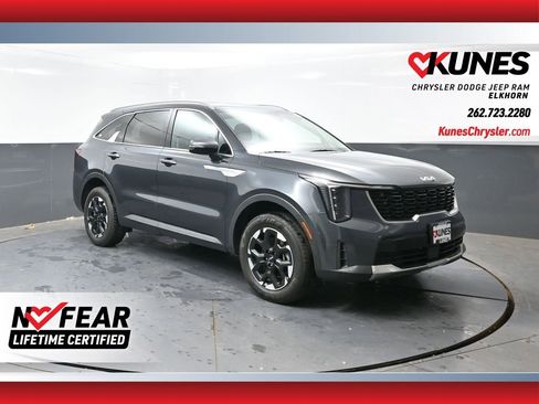 Used 2024 Kia Sorento S AWD/4WD image 1