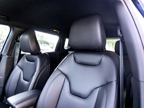 Used 2026 Jeep Compass Limited image 9