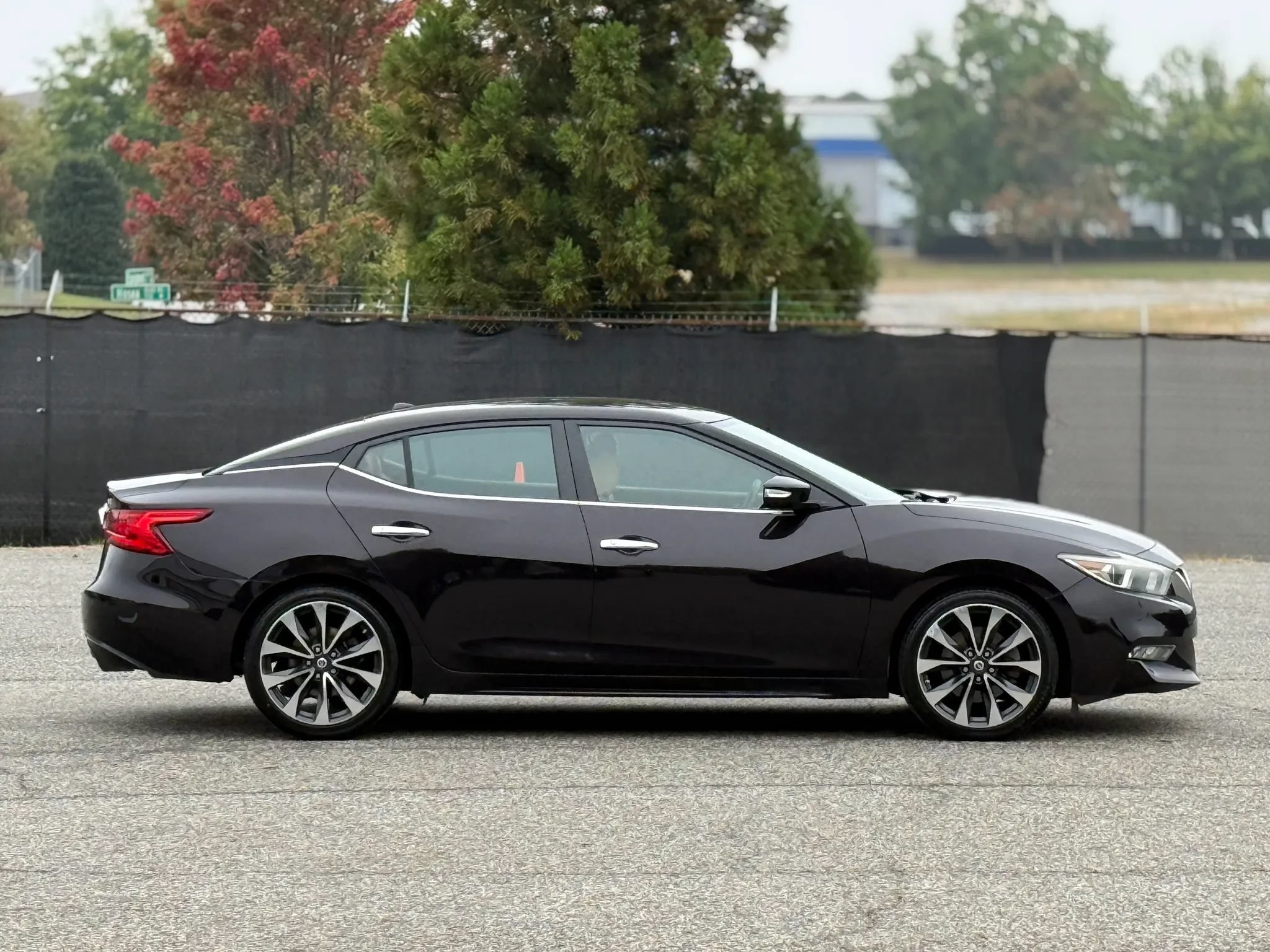 Used 2016 Nissan Maxima SR FWD image 7