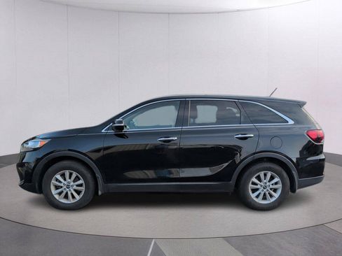 Used 2019 Kia Sorento FWD image 2