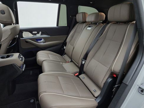 Used 2026 Mercedes-Benz GLS 580 4MATIC image 14