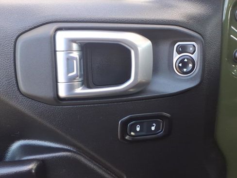 Used 2021 Jeep Wrangler Sport S image 19