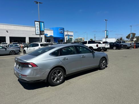 Used 2024 Honda Accord EX image 3