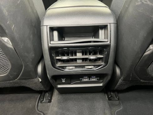 Used 2024 Jeep Grand Cherokee Altitude AWD/4WD image 16