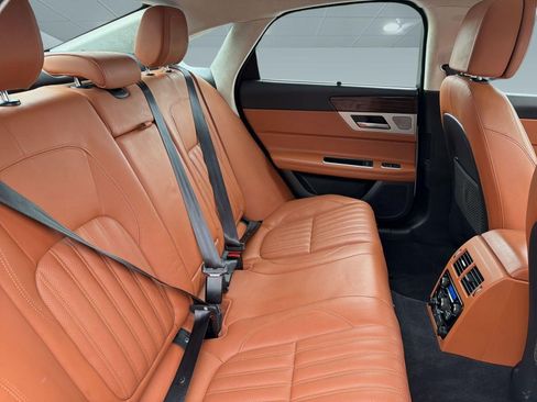 Used 2018 Jaguar XF Portfolio AWD/4WD image 30
