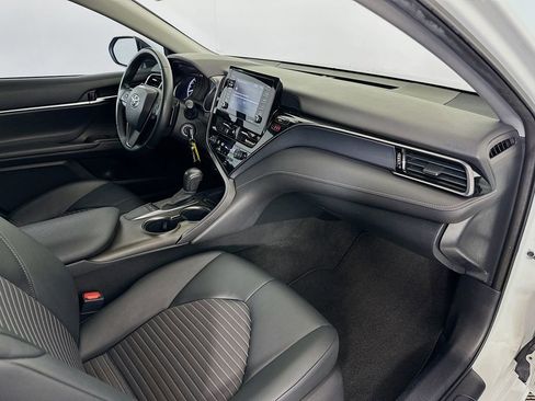 Certified 2022 Toyota Camry SE image 27