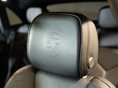 Certified 2022 Porsche Macan S AWD/4WD image 29