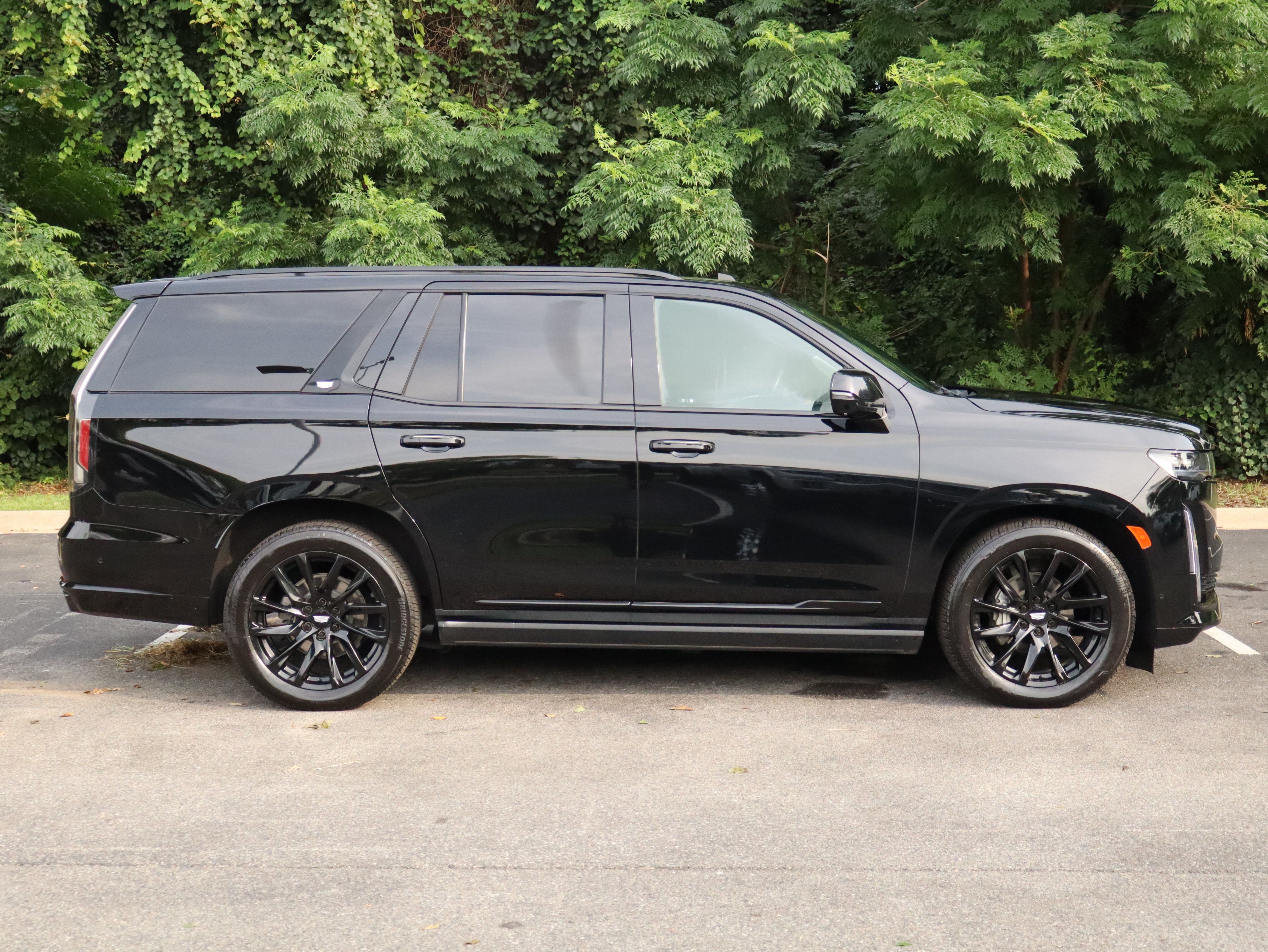 Used 2023 Cadillac Escalade Sport Platinum w/ LPO, ONYX Package AWD/4WD image 8
