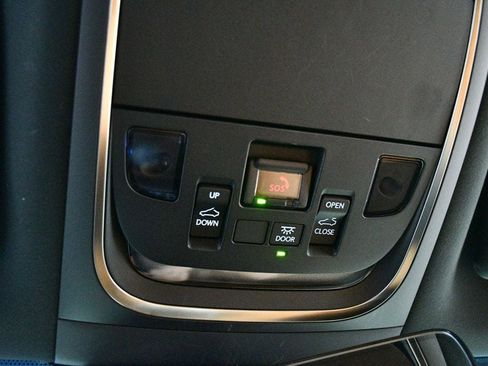 Used 2023 Lexus LS 500 w/ Accessory Package (Z2) image 66