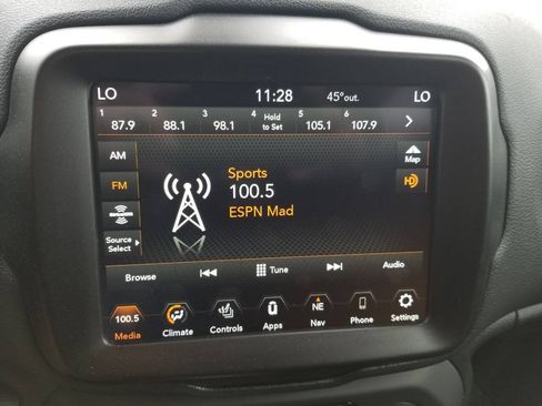 Certified 2022 Jeep Renegade Latitude w/ Convenience Group AWD/4WD image 18