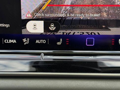 New 2026 Volkswagen Tiguan SE image 13