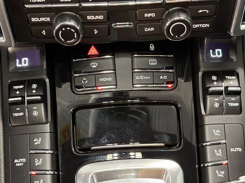 Used 2012 Porsche Cayenne image 23