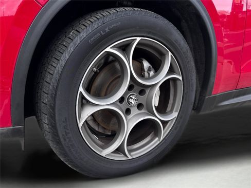 Used 2022 Alfa Romeo Stelvio Sprint image 12