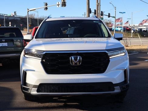 Certified 2025 Honda Pilot Elite image 2