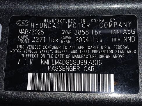 Used 2025 Hyundai Elantra Sport image 33