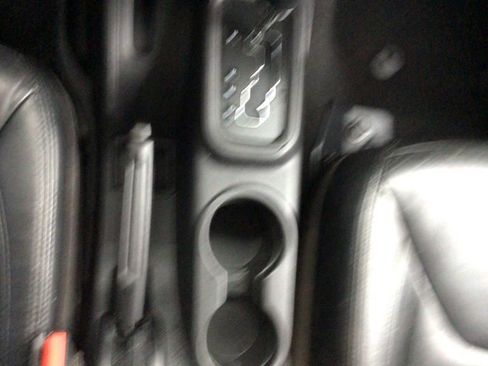 Used 2014 Jeep Wrangler Unlimited Sahara AWD/4WD image 21