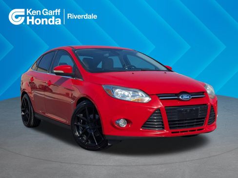 Used 2012 Ford Focus SEL FWD image 1