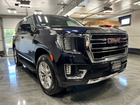 Used 2021 GMC Yukon SLT w/ SLT Luxury Plus Package image 2