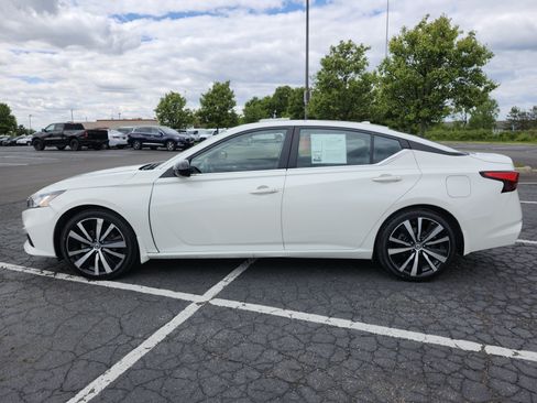 Used 2022 Nissan Altima 2.5 SR FWD image 8