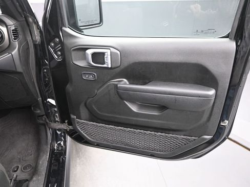 Used 2022 Jeep Gladiator Willys image 20