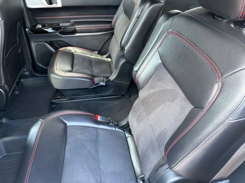 Used 2023 Ford Explorer ST-Line RWD image 11