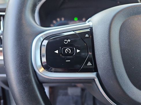 Used 2023 Volvo S60 B5 Plus image 12