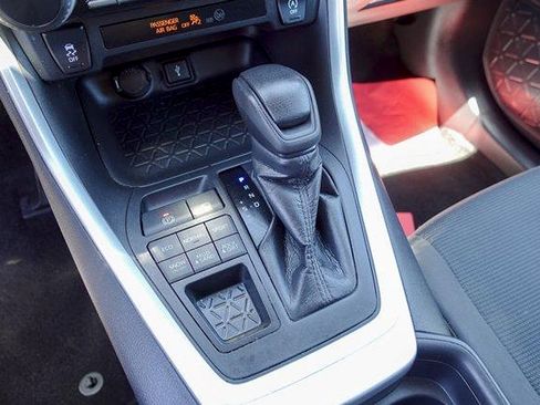 Certified 2021 Toyota RAV4 LE w/ Carpet Mat Package (TMS) AWD/4WD image 20