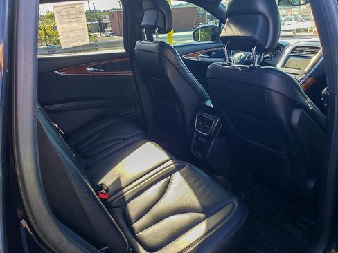 Used 2017 Lincoln MKX Reserve w/ Lincoln MKX Climate Package image 26