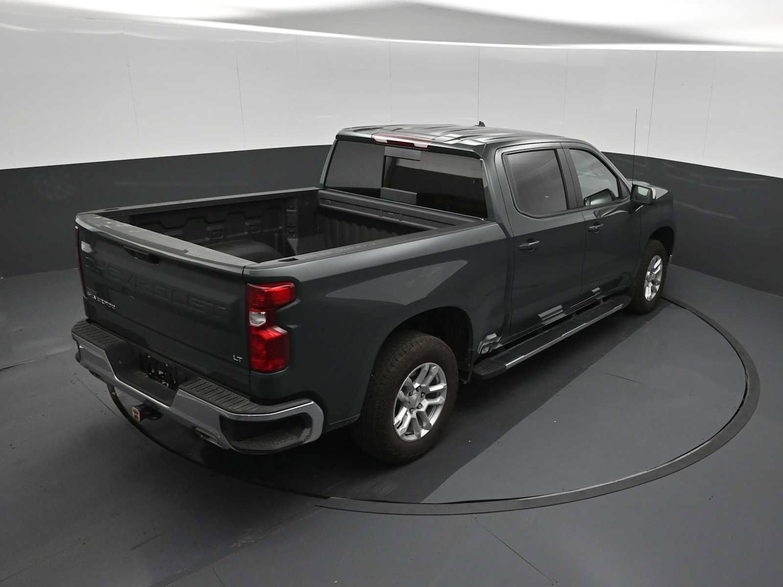 Used 2025 Chevrolet Silverado 1500 LT w/ Z71 Off-Road Package AWD/4WD image 16