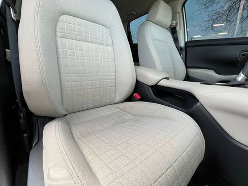 Used 2025 Honda HR-V LX image 27