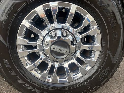 Used 2022 Ford F350 XLT w/ XLT Premium Package AWD/4WD image 52