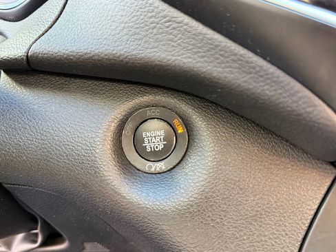 Used 2019 Jeep Cherokee Limited image 21