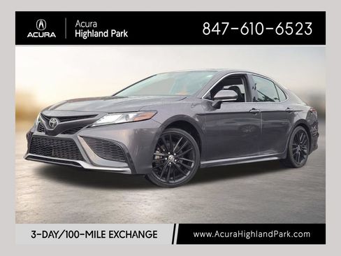 Used 2022 Toyota Camry XSE w/ Navigation Package FWD image 1