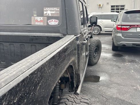 Certified 2021 Jeep Gladiator Sport image 11