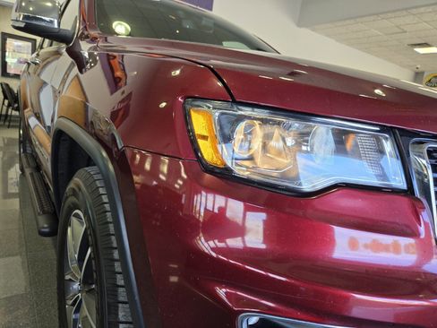 Used 2019 Jeep Grand Cherokee Limited image 28