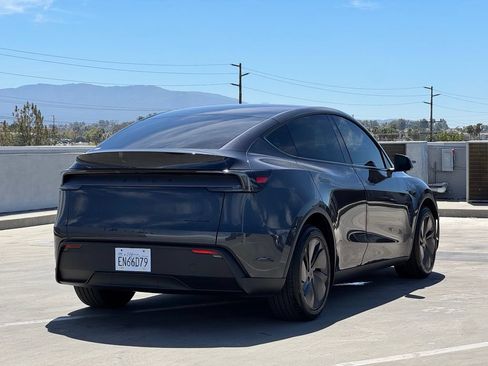 Used 2026 Tesla Model Y Long Range AWD/4WD image 6
