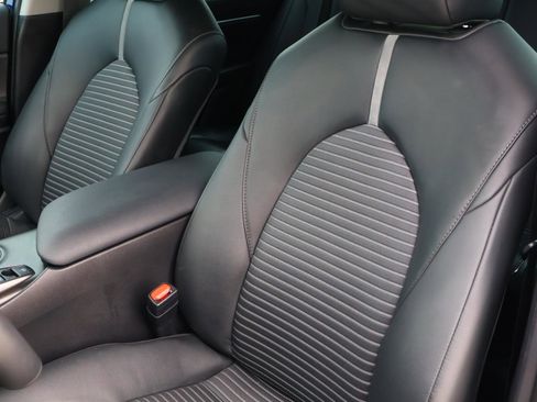 Used 2024 Toyota Camry SE image 15