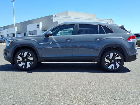 New 2026 Volkswagen Atlas Cross Sport SE FWD image 4