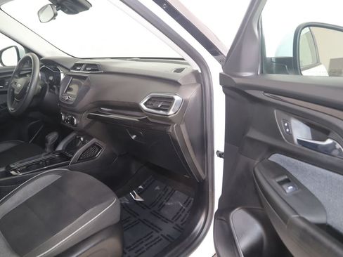 Used 2023 Chevrolet TrailBlazer LT AWD/4WD image 37