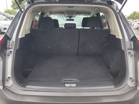 Used 2023 Nissan Rogue S image 11