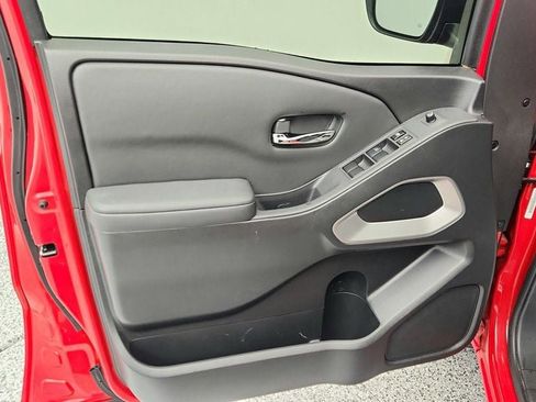 Used 2022 Nissan Frontier SV image 10
