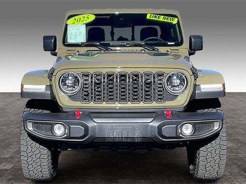 Certified 2025 Jeep Gladiator Rubicon w/ Convenience Group image 3