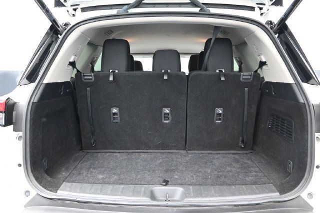 Used 2025 Nissan Pathfinder SV FWD image 24