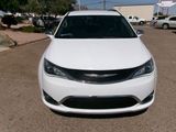 Used 2019 Chrysler Pacifica Limited image 4